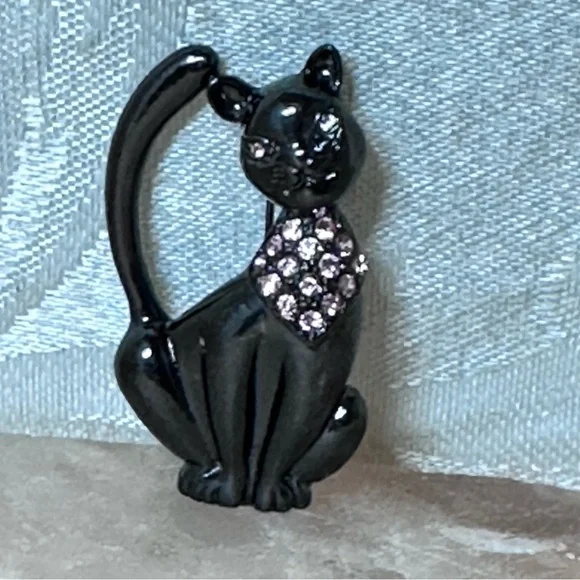 1928 Black Cat Brooch, Enamel Rhinestone Embellishments 1831 R - Picture 5 of 7